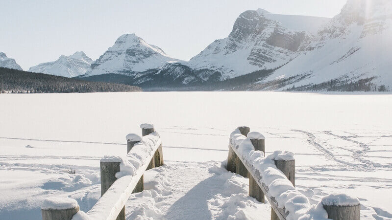 The snake line showing a mountain covered with snow