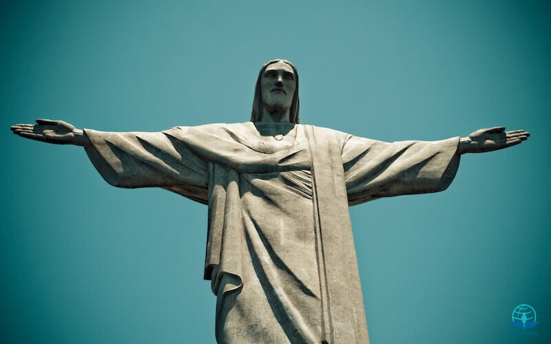 I know my Redeemer lives image showing a stature of Jesus